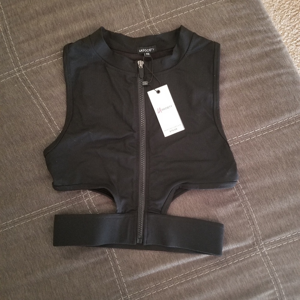 Cropped shirt/ activewear